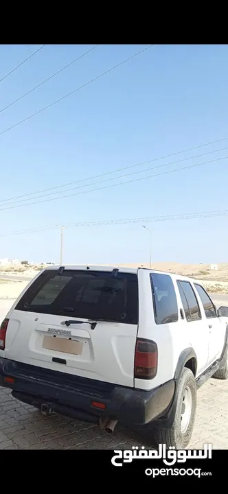 نيسان باثفايندر 2000 3.3