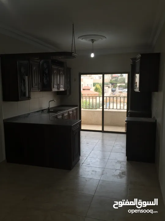 شقة سكن أ ضاحية الامير علي طريق المطار بجانب مدارس بيت المقدس 130 متر مربع طابق 2