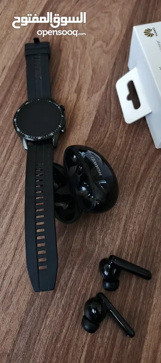 ساعة وسماعة huawei الاصليه لون اسود huawei smart watch gt 2 huawei freebuds 4i