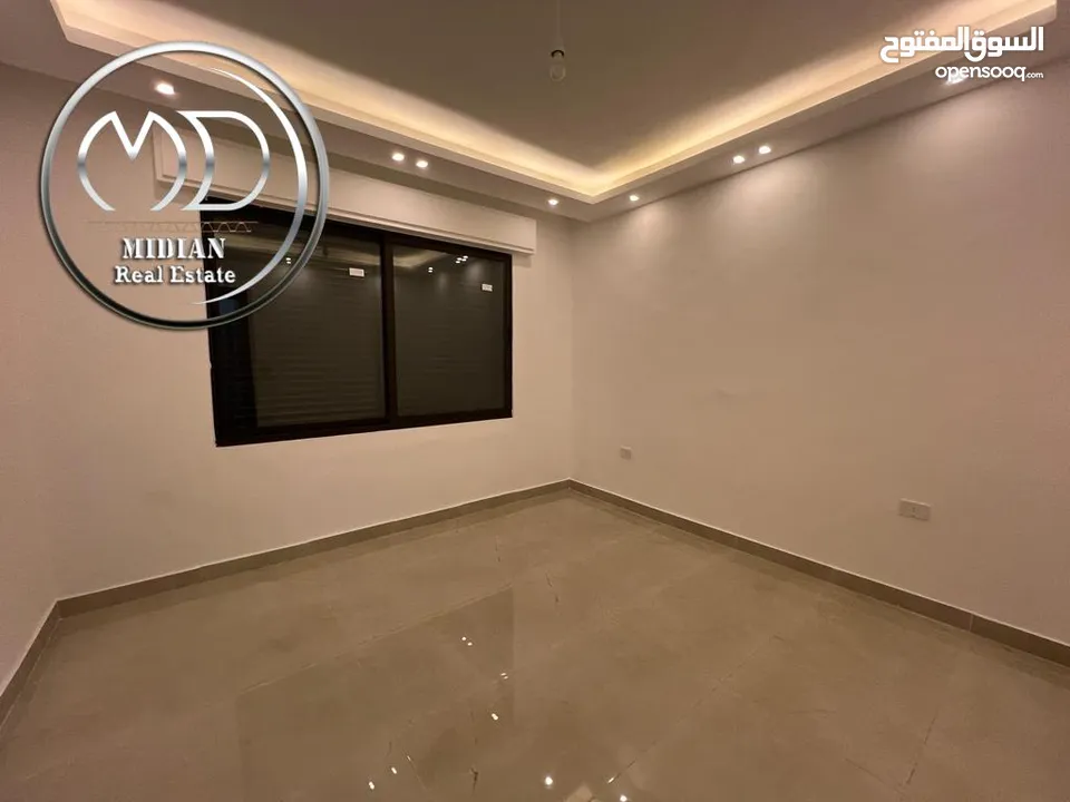 شقق ارضية و طوابق مكررة و أخير مع روف للبيع الرابية مساحات 200م مع تراسات و حدائق جديدة لم تسكن بأسع