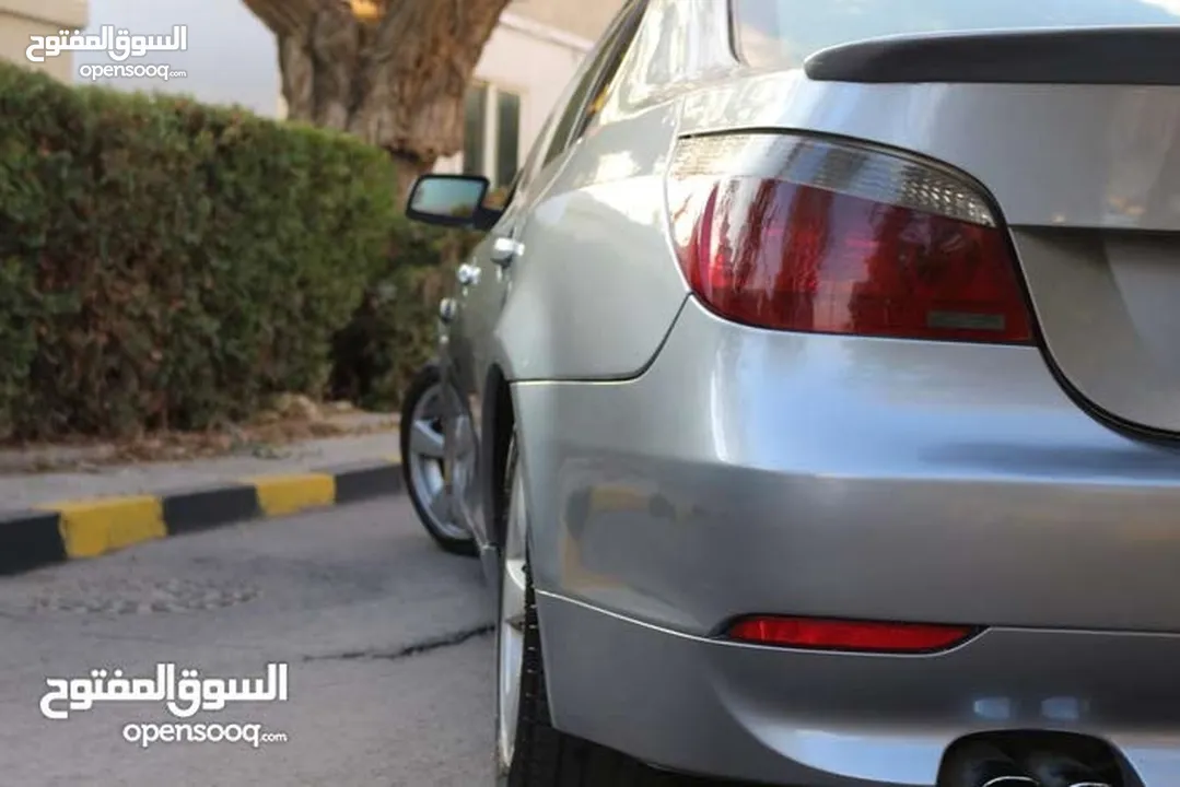 بي ام E60الرمش السيارة بصلا علا النبي موديل 2004