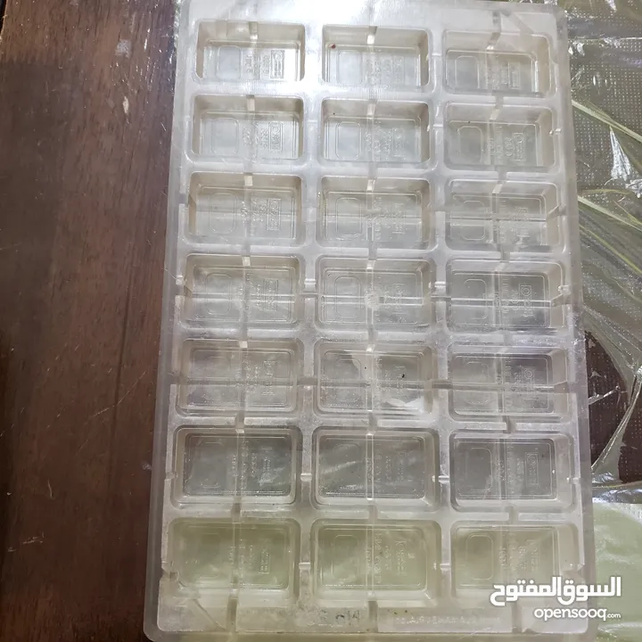 قوالب شوكلاتة عظم بحالة جيدة