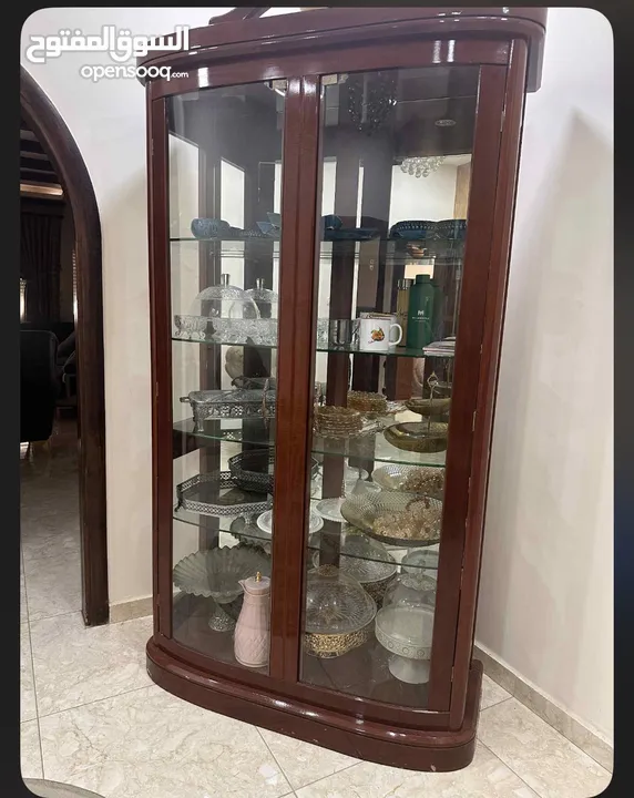 بوفيه خشب طبيعي مع زجاج