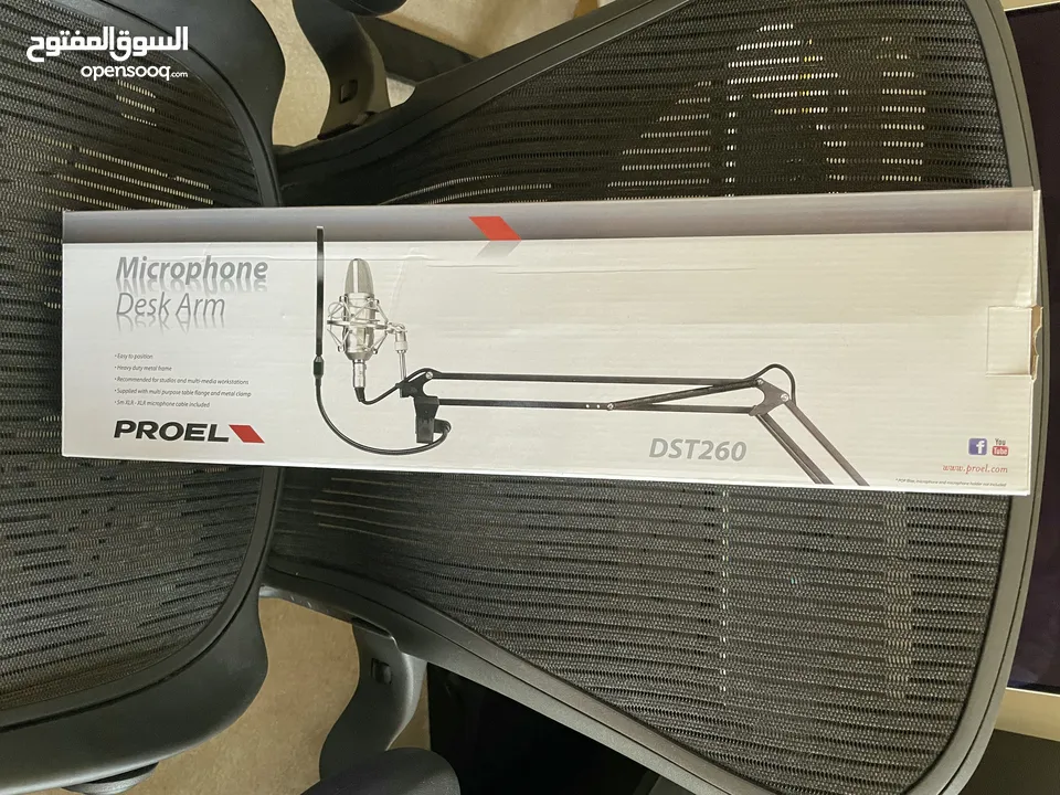 GoXLR Mini + Proel Microphone Desk Arm