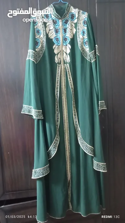 فستان سهره لون بيج و عدد 2قفاطين