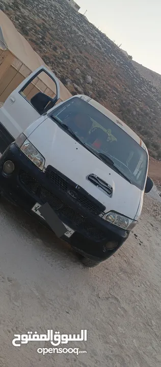 ايمن ابو مؤمن