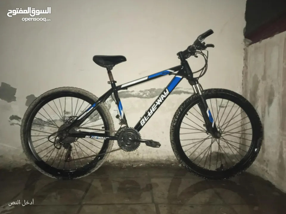 دراجة هوائية رياضيه بالوان جميله للبيع