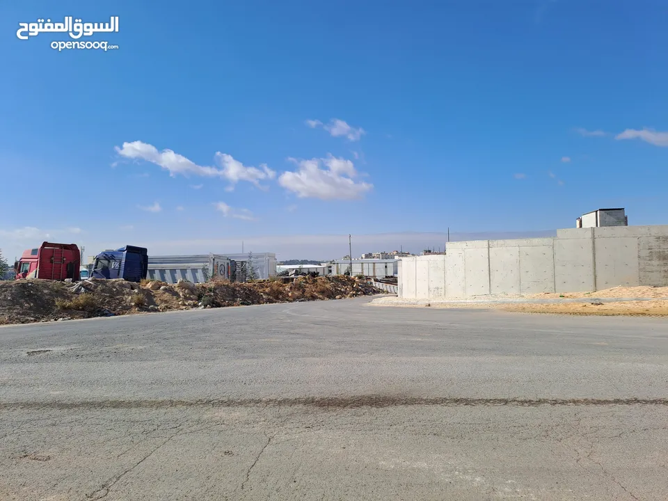 ابو علندا / الرجيب ارض 3200م صناعي بسعر جيد