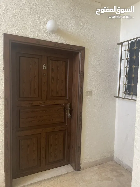 شقة واسعة للإيجار ذات اطلالة في شارع الجامعة