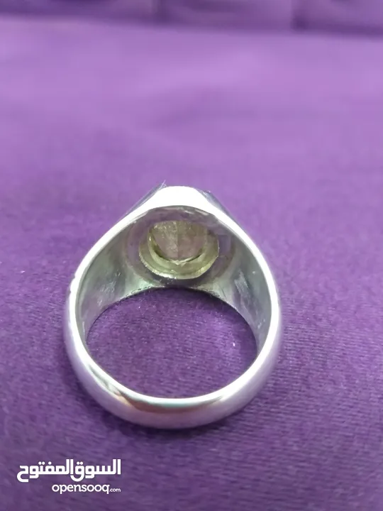 خاتم زولتانايت متغير اللون نادر طبيعي مع شهادة natural color change zultanite ring