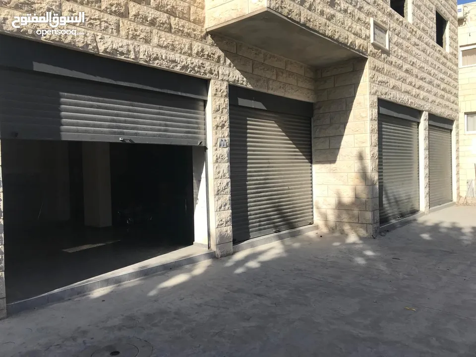 اربع كراجات للإيجار السنوي