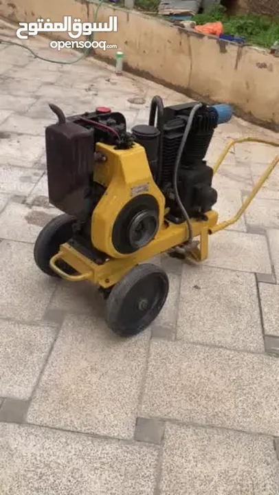 كمبريسر هواء ايطالي تعمل عالديزل