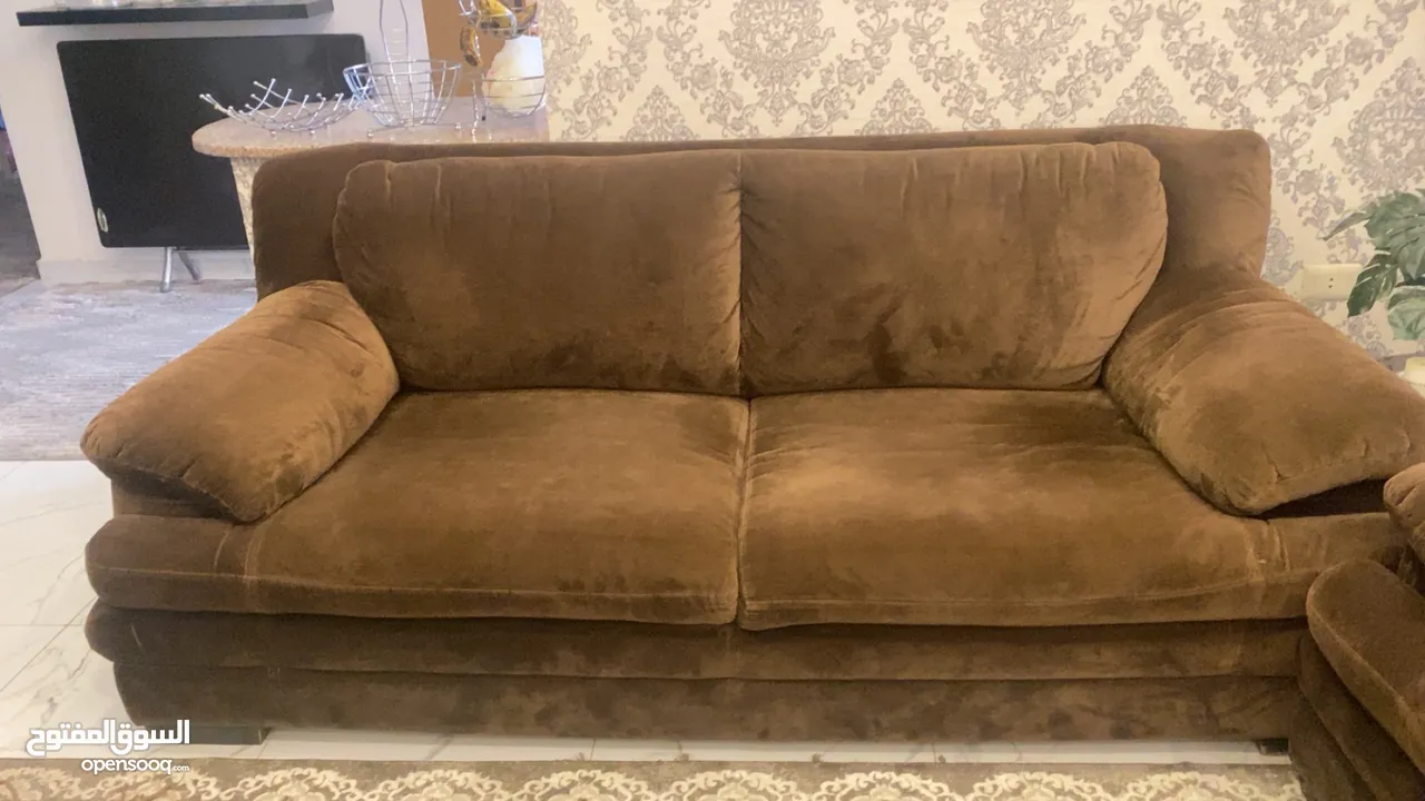 طقم امريكي وارد لامارات 350