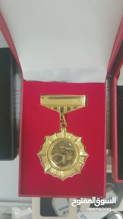 باجات معدن وبلاستك وبلايز موحدة
