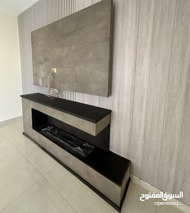 شبه ارضي مع ترس و مدخل  في الجبيهة قرب مسجد جبران بتشطيب فندقي مع تدفئة راكبة