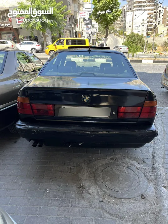 E34 BMW   اسود 6 سلندر