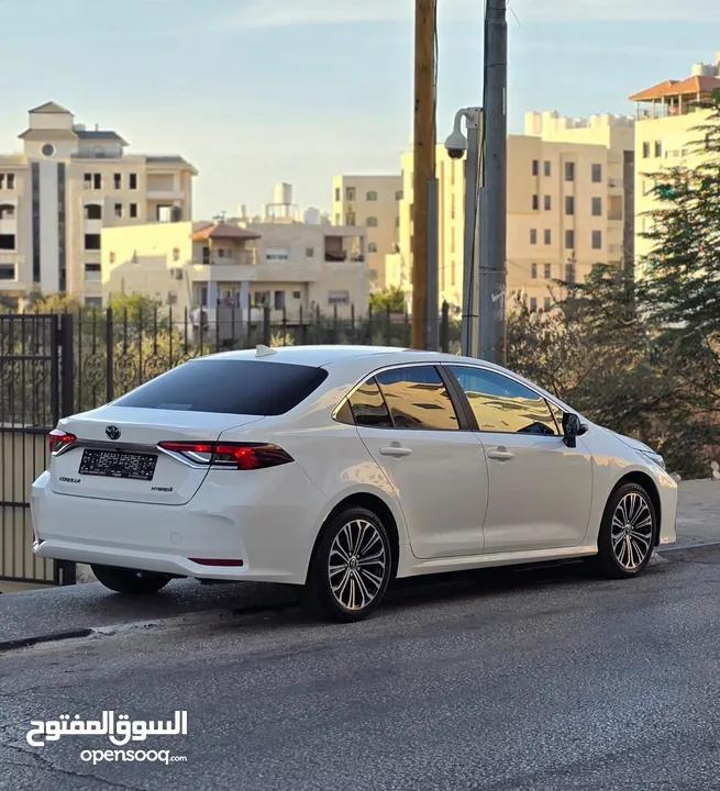 هايبريد تويوتا كورولا كهرباء & بنزين