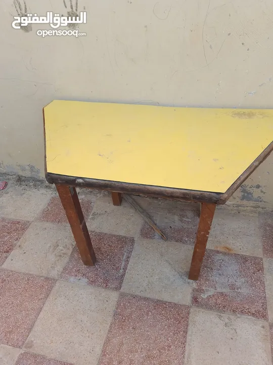 كراسي وطاولات طلاب روضة أو مدرسة خشب زان تفصيل