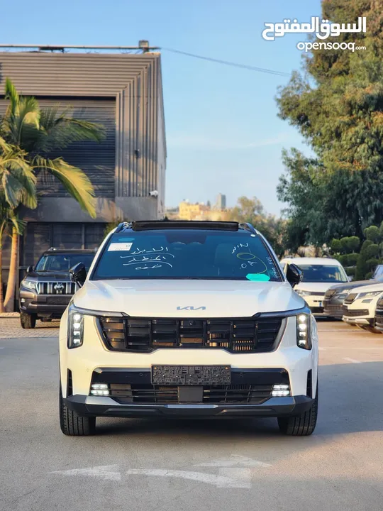 كيا سورنتو هايبرد ترخيص 2023  ماتور 1600 هايبرد/240 حصان 180 بنزين 60 كهرباء/