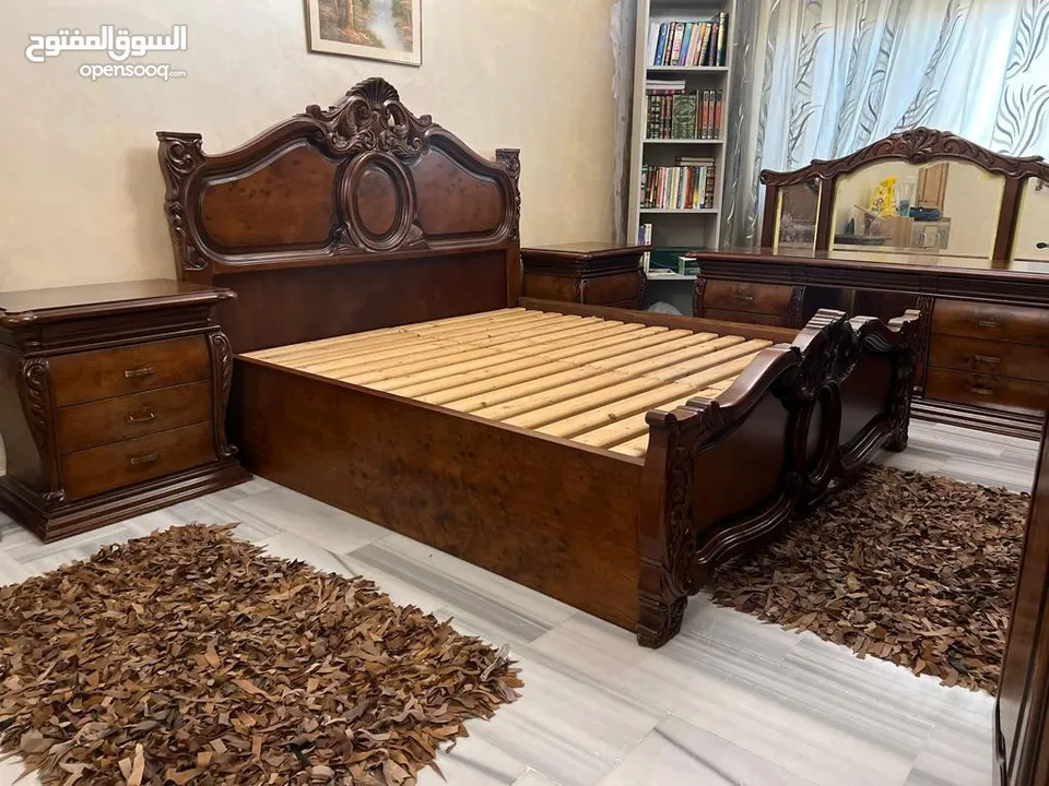للبيع – غرفة نوم خشب زان فاخرة بسعر لقطة!