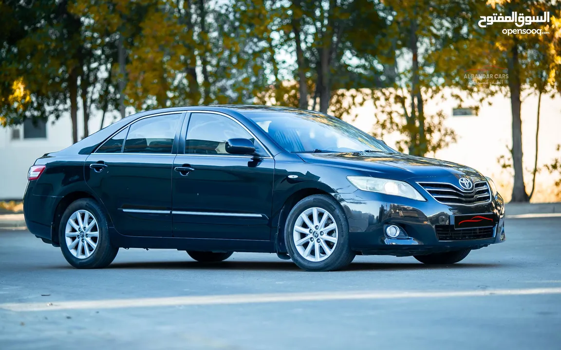 TOYOTA CAMRY GLX  2011  EXCELLENT CONDITION  BLACK