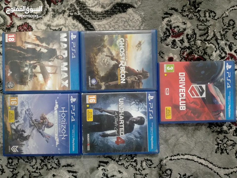 PS4 Slim 1TB + 4 controllers + 5 games
