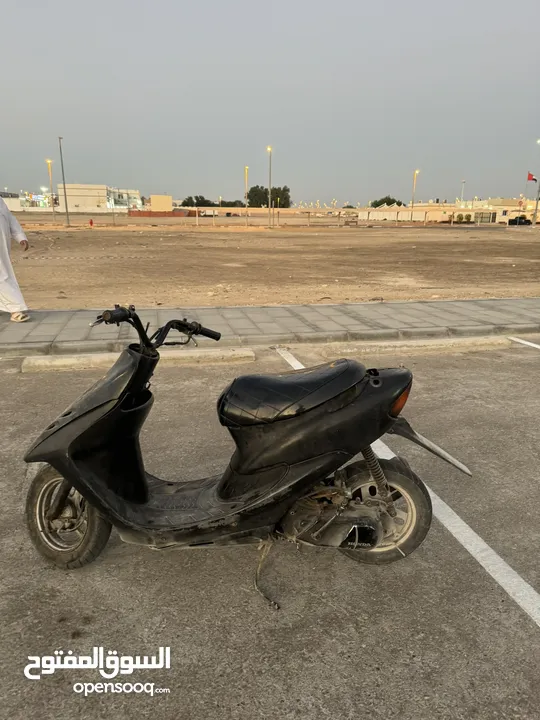 للبيع ام شراع ب 700 : دراجات : أبو ظبي الباهية (237161290)
