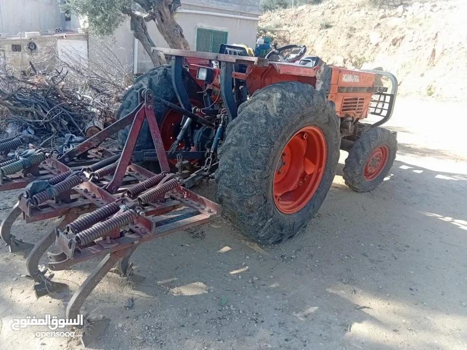 تراكتور كابوتا مرخص سنه موديل 2005 جاهز للشغل