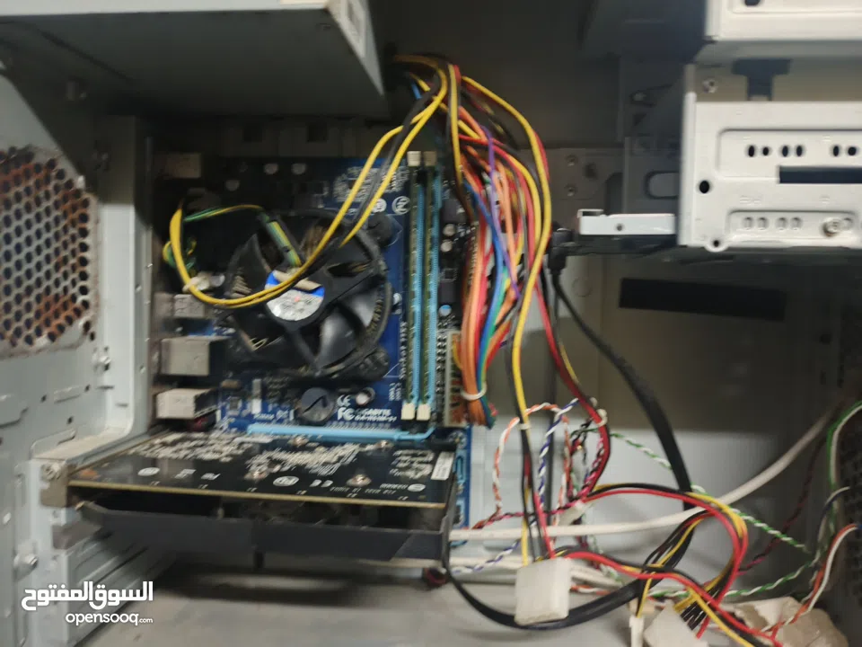 كمبيوتر للبيع