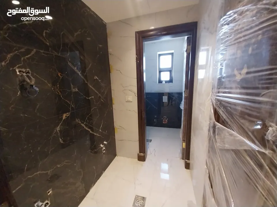 شقة غير مفروشة ( جزء من فيلا ) للإيجار ( Property 38566 )-175034703