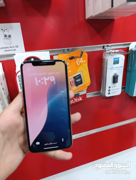 مستخدم نضيف iPhone XS