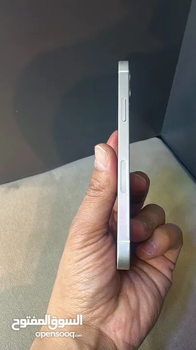 iPhone 12 64 GB  البطاريات من 88-93 مكفول اسبوعين