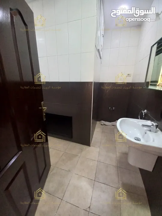 روف مميز - دير غبار - 3نوم 1ماستر - 200م - ترس بإطلالــــه بانوراما