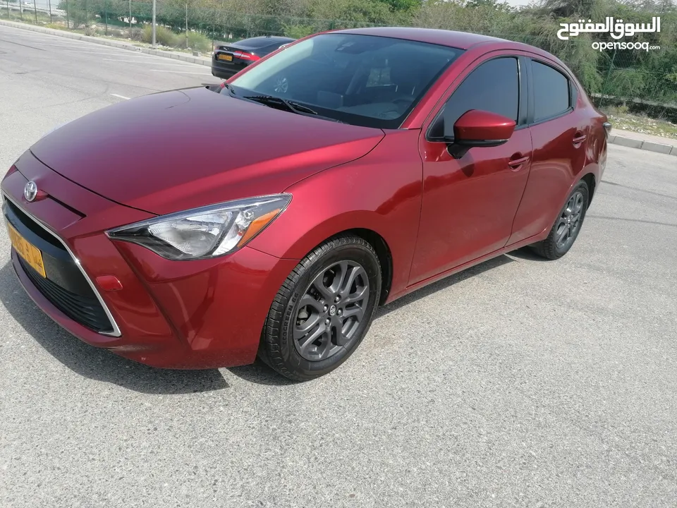 TOYOTA YARIS XLE 2019