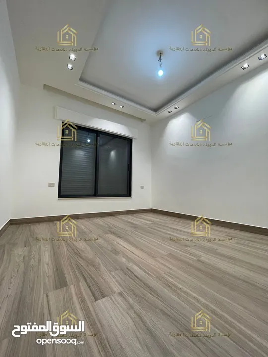 شقة فاخرة - لم تسكن - 4نوم 2ماستر - 230م - ارضية - ترس - موقع هادئ ومميز