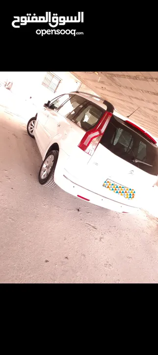 ستروين بيكاسو c4 2012. 7 ركاب