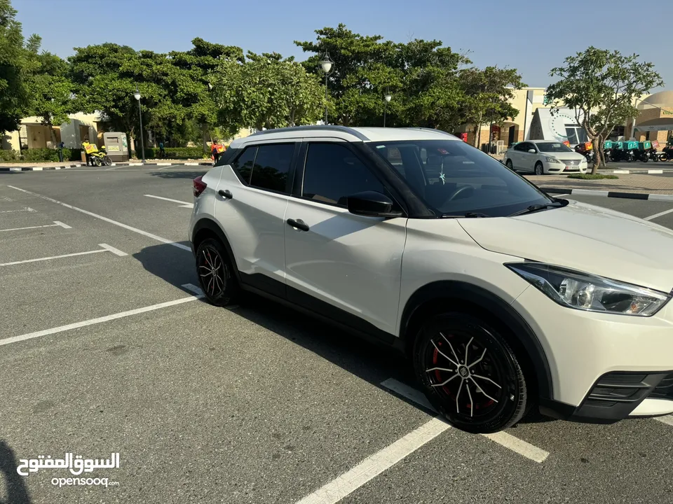 Nissan kicks clean &neat no accidents gcc specs  Odo : 158k km  نيسان كيكس خليجي ما يحتاج درهم