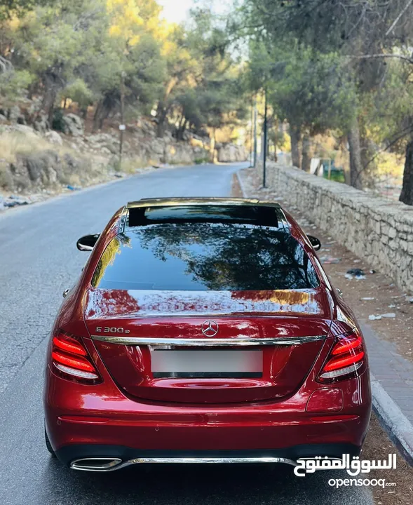 ‏Mercedes - Benz  E300 de