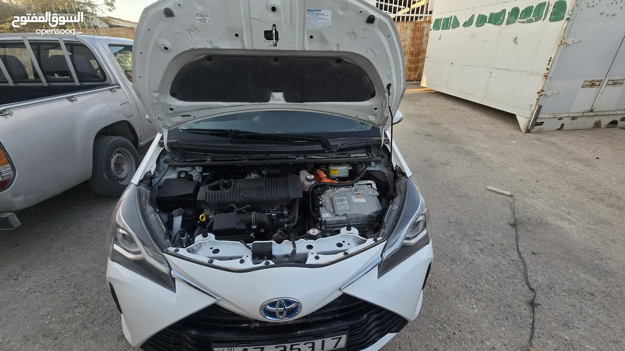 تويوتا يارس هايبرد  Toyota yaris hybrid