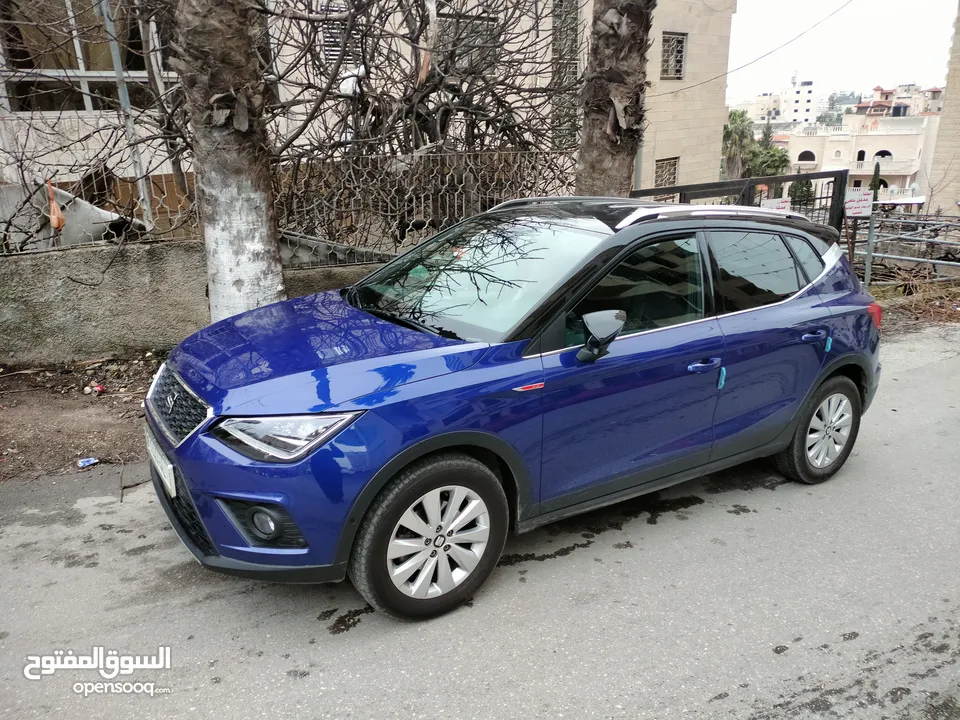 سياره سيات ارونا بمواصفات خيالية ، لون جذاب اضاءه داخلية بألوان رائعه ، خاصية التتبع ،  تحديد السرعه
