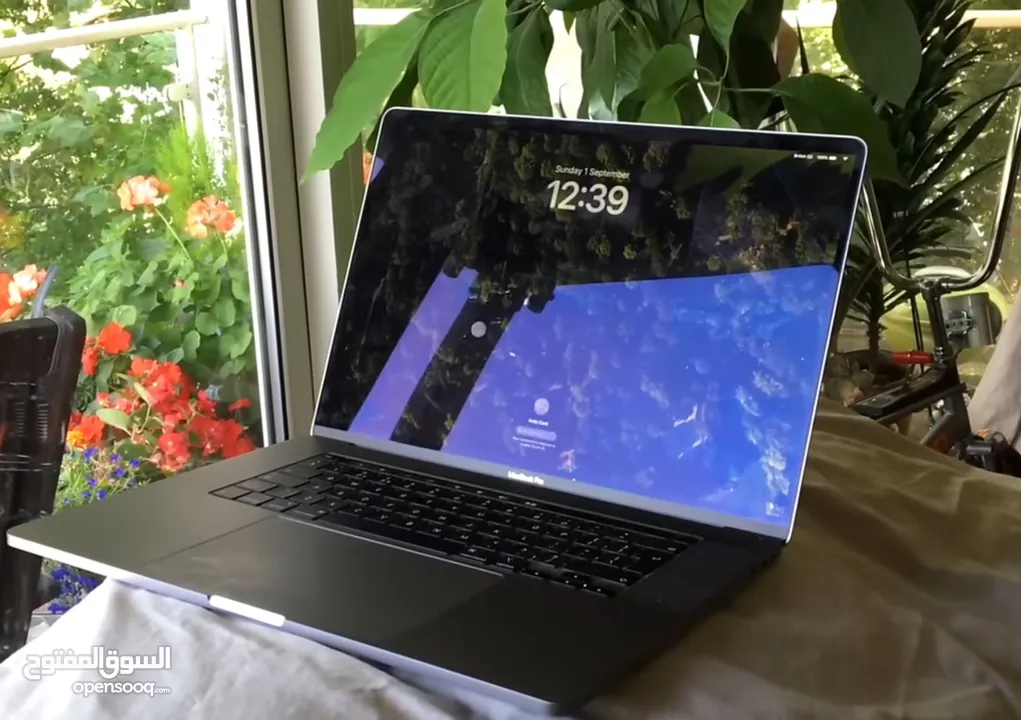 Macbook pro 16-inch   (اقرأ الوصف مهم ) للبيع بسعر مغري خصم كبير مع كفالة على جهازي