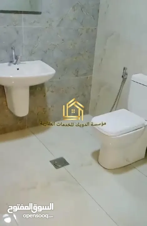 شقة فارغة - المدينة الرياضية - 3نوم 1ماستر - 210م - مطلة - قريبة من الخدمات