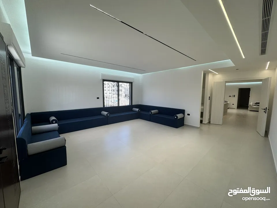 شقة مفروشة فاخرة بجاهزية كاملة للسكن – موقع مميز في رجم عميش