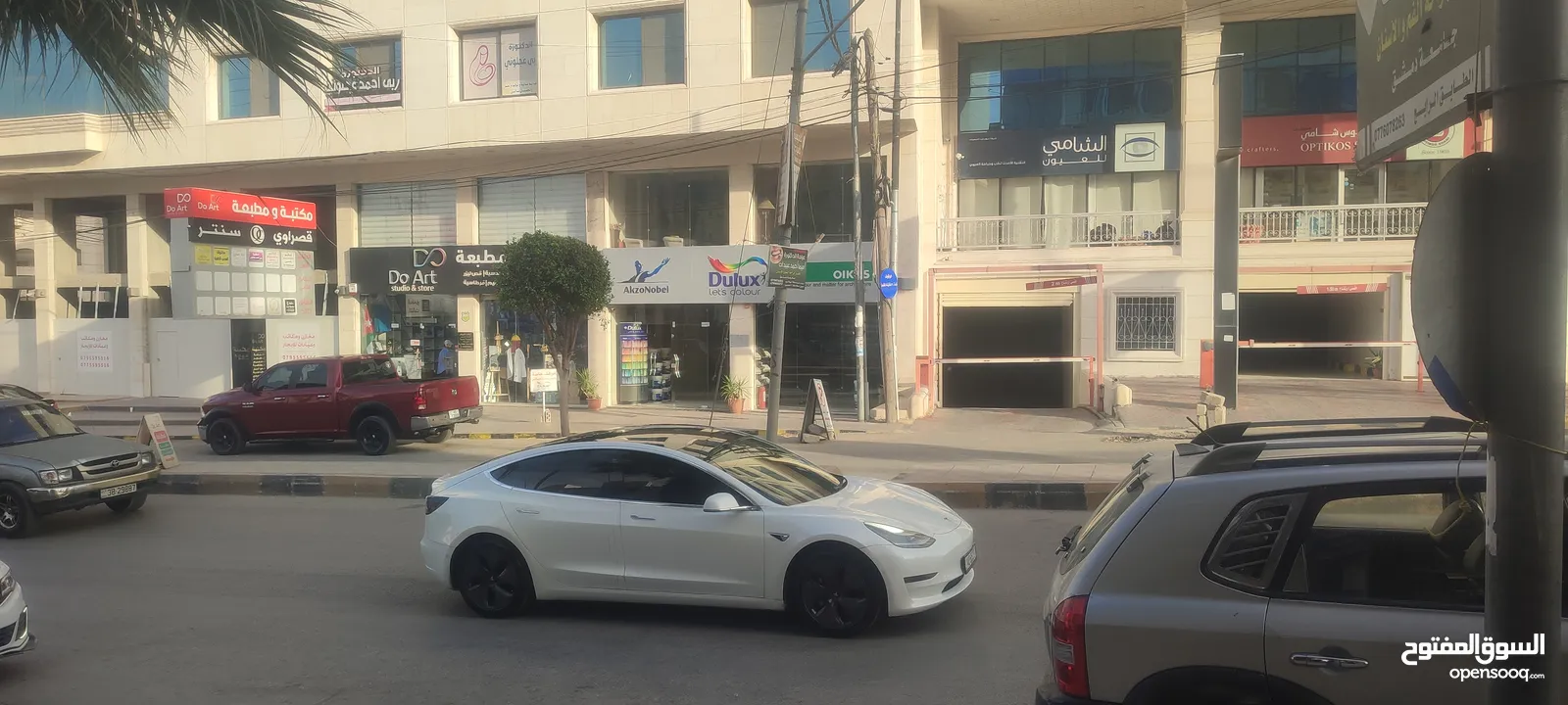 مكتب تجاري بارقى منطقه باربد بجانب صالة حياة اربد مباشرة للبيع.