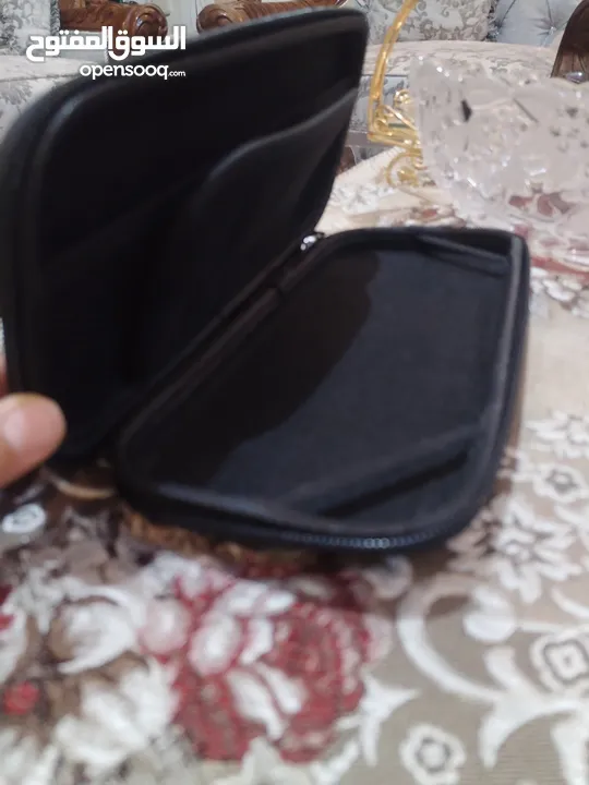 شنتت ننتندو سويتش من الإمارات العربية المتحدة تحمل 10 كروت ننتندو