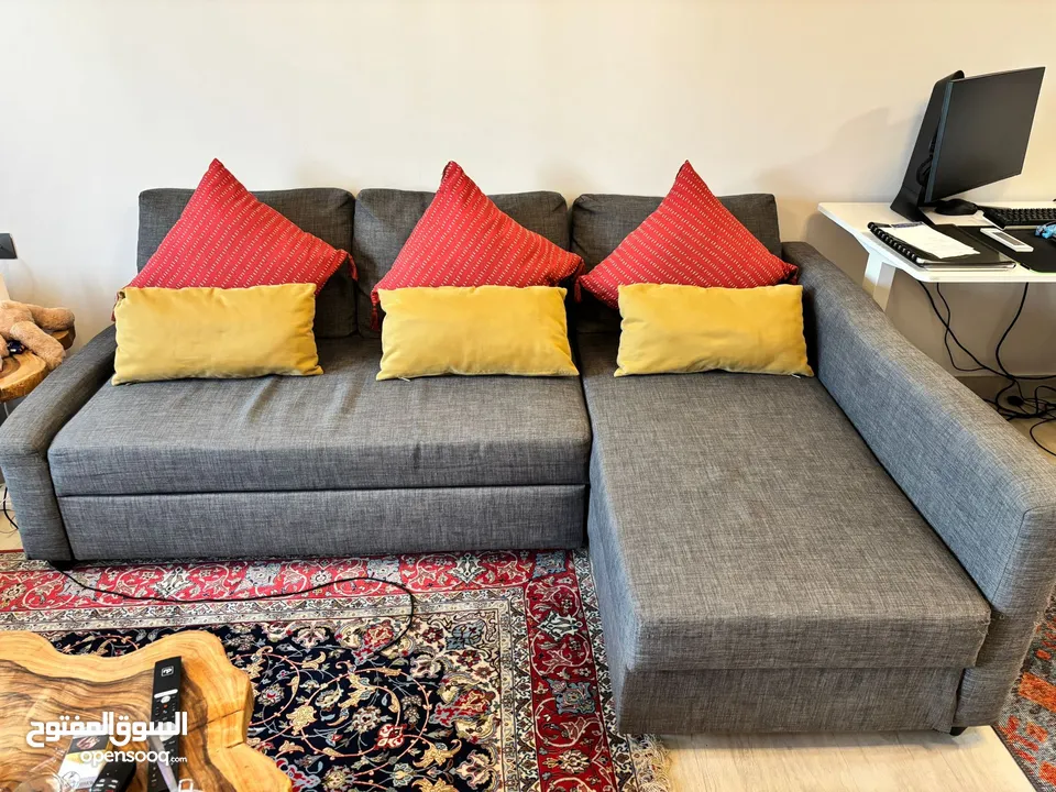 2 sofas for sale  صوفا عدد 2 للبيع