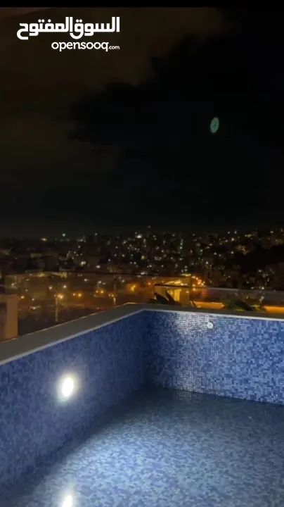 طابق ارضي 250 م +160 حديقه و ترس عبدون بقرب سفاره اوكرانيا و تاج مول تشطيبات فندقي فخمه حديثه
