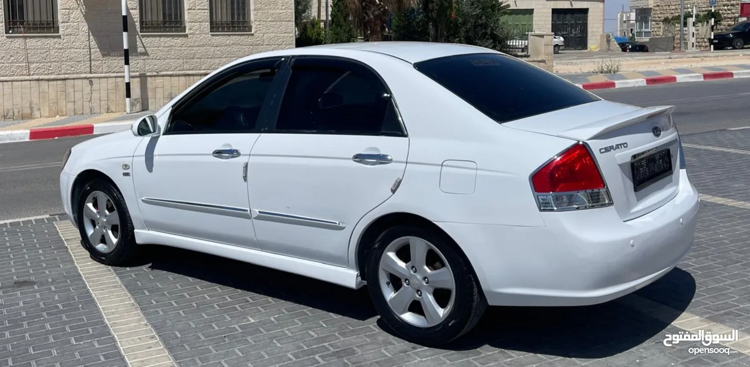 كيا سيراتو 2008 ماتور 1600 بنزين اوتومات عدد 2 لون ابيض ولون اسود