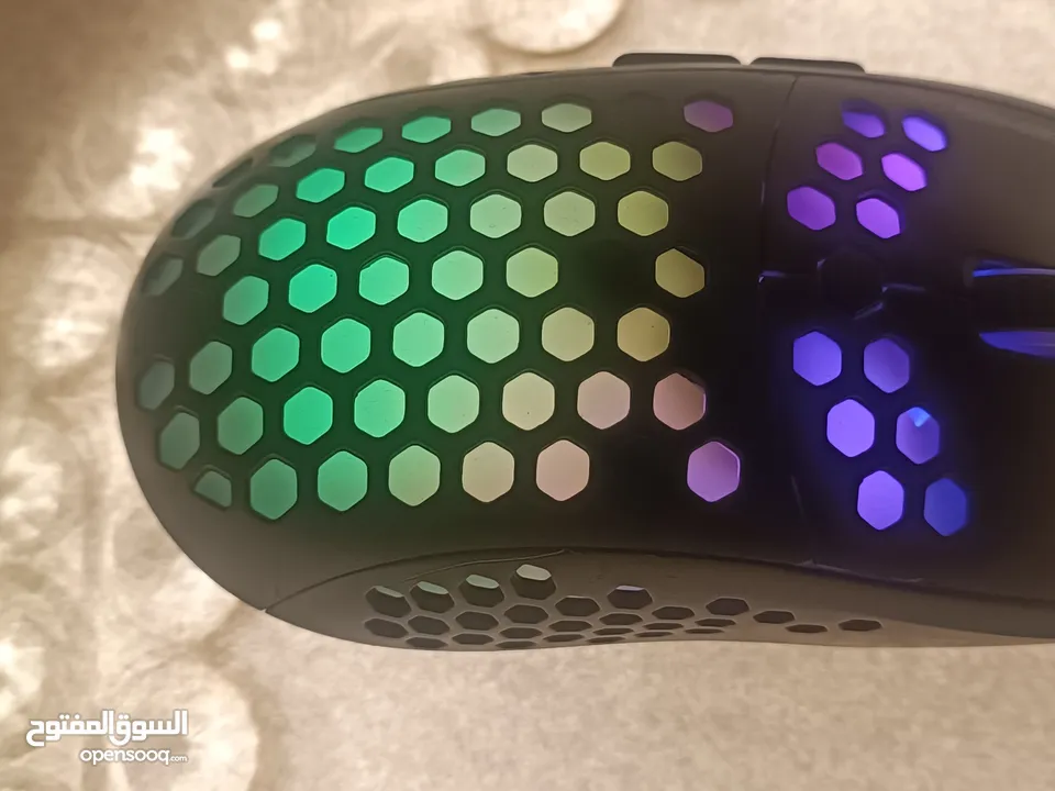 A Challenger to Other Honeycomb Mice & FPS Gamers - Fantech Hive UX2 REVIEW