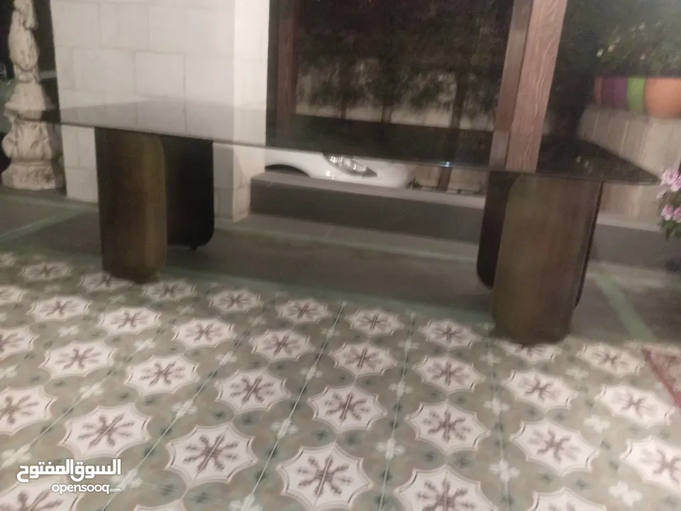 طاولة مميزة للبيع